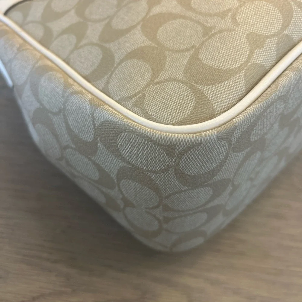 Coach Cammie Chain Bucket Bag in Light Khaki/Chalk - Picture 10 of 16